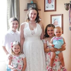 Meet your Posher, Stephanie